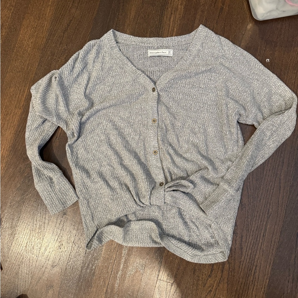 Abercrombie & Fitch Gray Long Sleeve Top